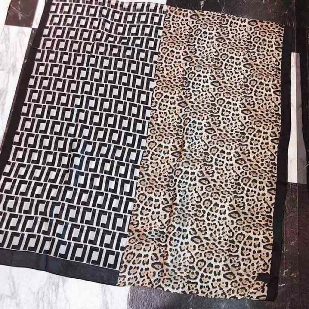 Bv*b*rry Scarf